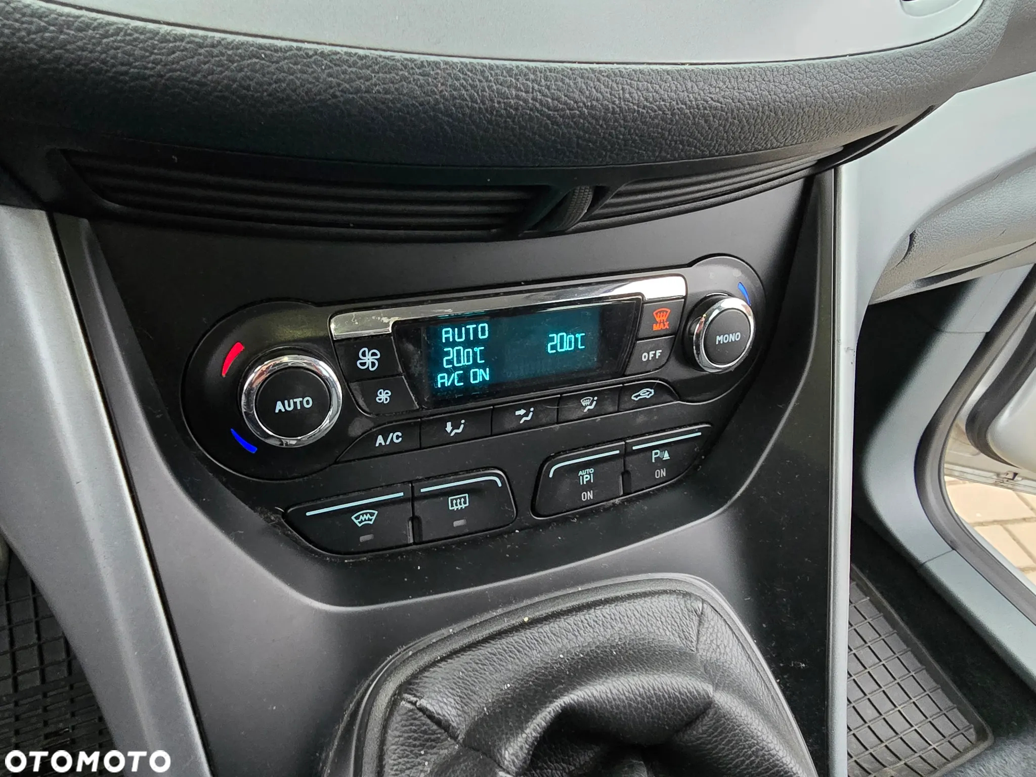 Ford Grand C-MAX - 30