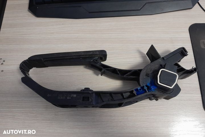 Pedala acceleratie A2113000404 A2113000404 Mercedes-Benz C-Class W203 - 1
