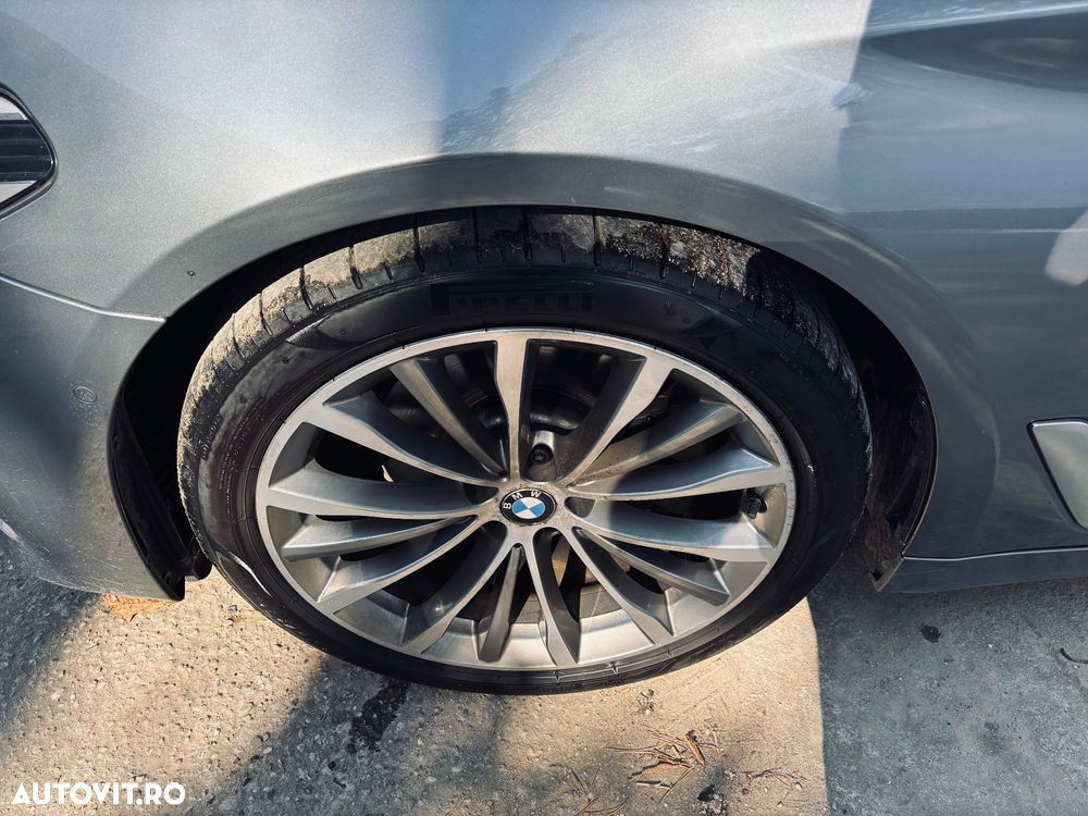 BMW Seria 5 520d Touring Aut. Luxury Line - 7