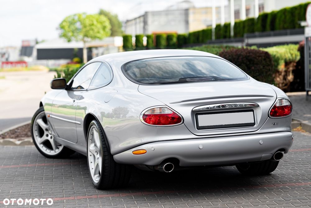 Jaguar XK8 - 12