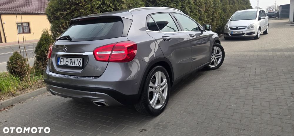 Mercedes-Benz GLA 250 7G-DCT StreetStyle - 15