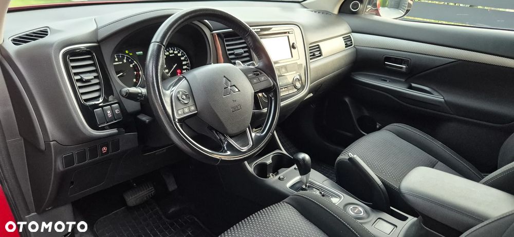 Mitsubishi Outlander 2.0 Intense + 4WD CVT - 27