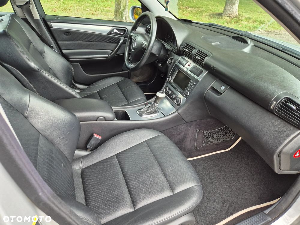 Mercedes-Benz Klasa C - 32