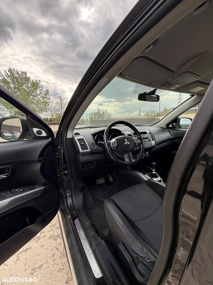 Mitsubishi Outlander 2.2 DI-D 4WD TC-SST Instyle A60 - 2