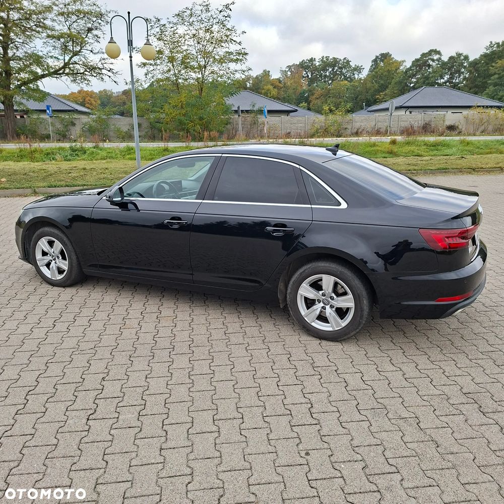 Audi A4 Limousine - 16