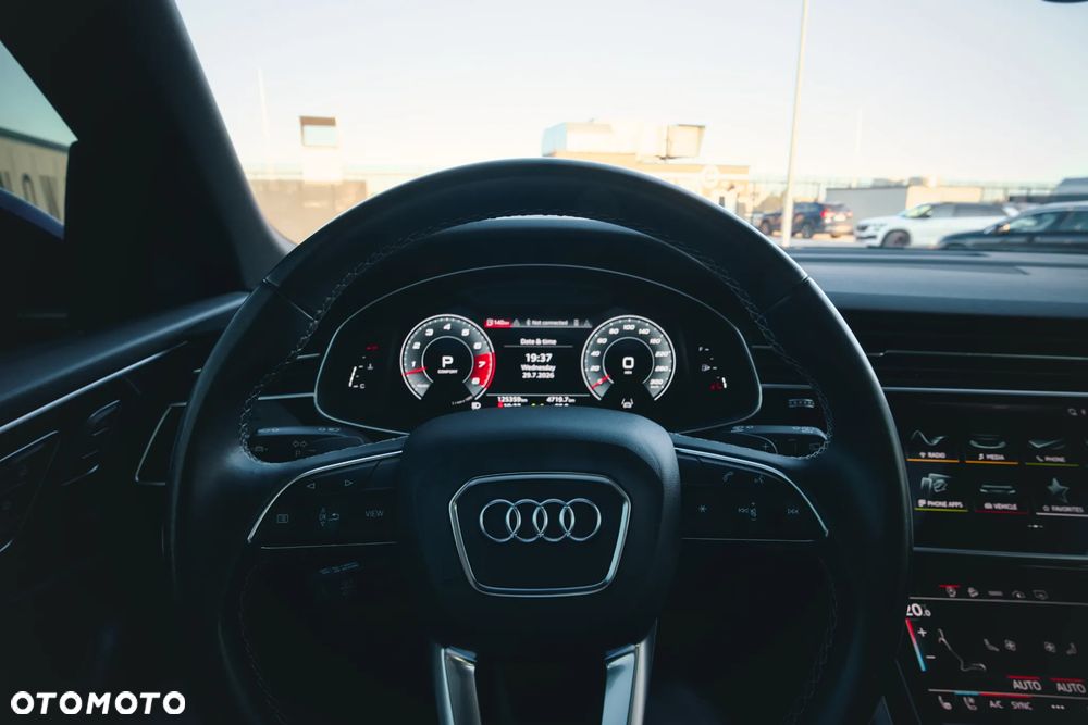 Audi Q8 SUV TFSI quattro 250 kW tiptronic S line business - 17