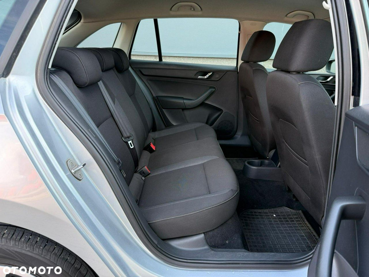 Skoda RAPID 1.2 TSI Ambition - 17