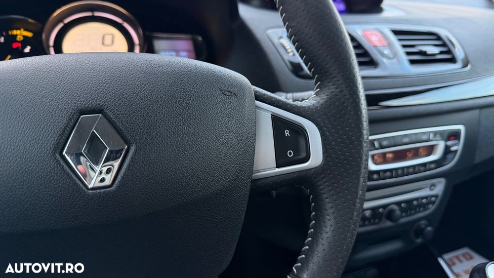 Renault Megane ENERGY dCi 110 Start & Stop Bose Edition - 15