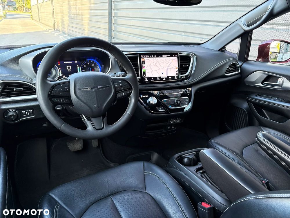 Chrysler Pacifica - 24