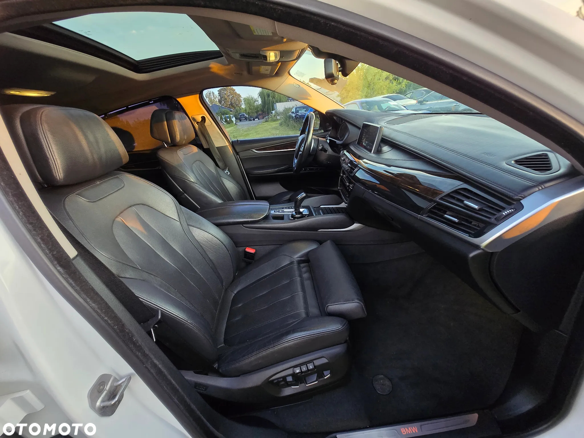 BMW X6 xDrive50i - 23