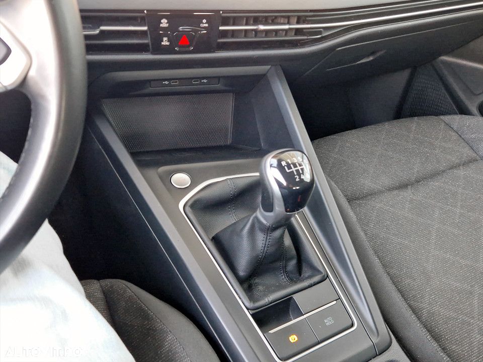 Volkswagen Golf 1.5 TSI ACT Life - 16