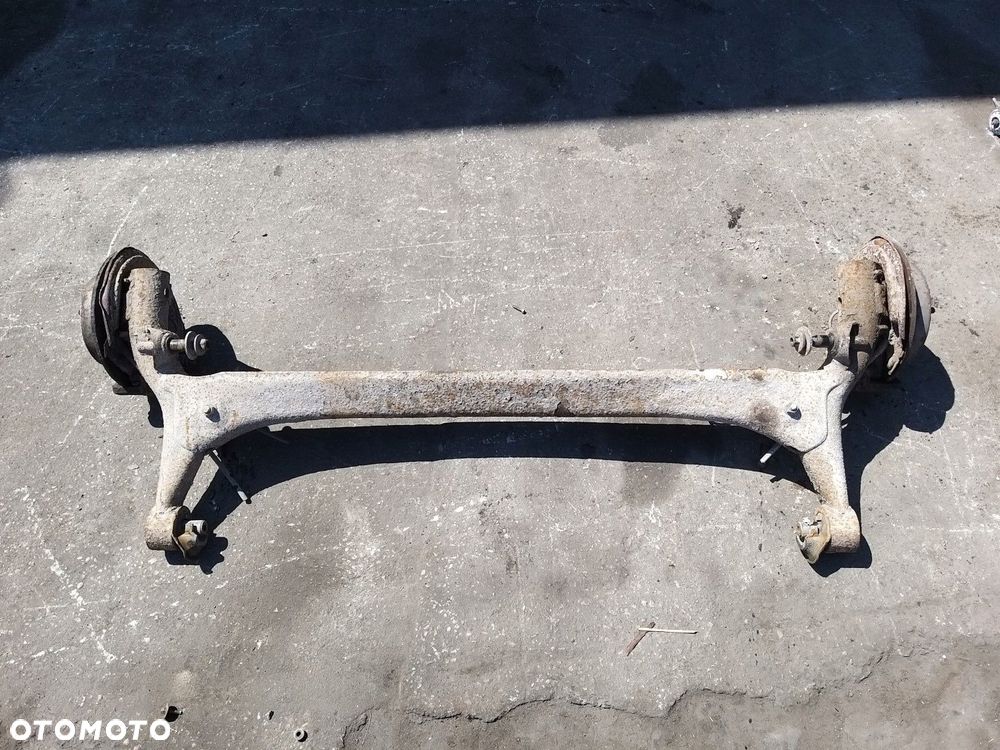 Belka tylna Toyota Corolla Verso I 2001-2004 - 2