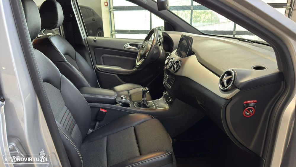 Mercedes-Benz B 180 d Urban - 11