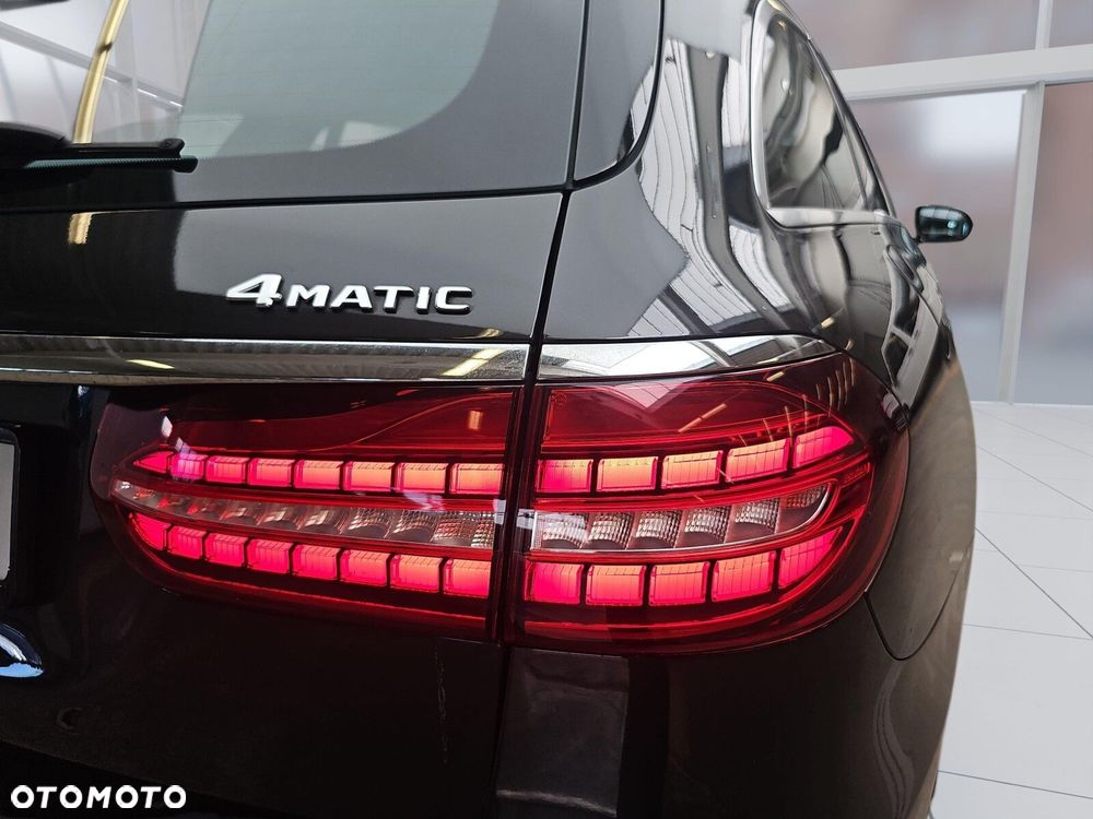 Mercedes-Benz Klasa E 220 d 4-Matic - 32