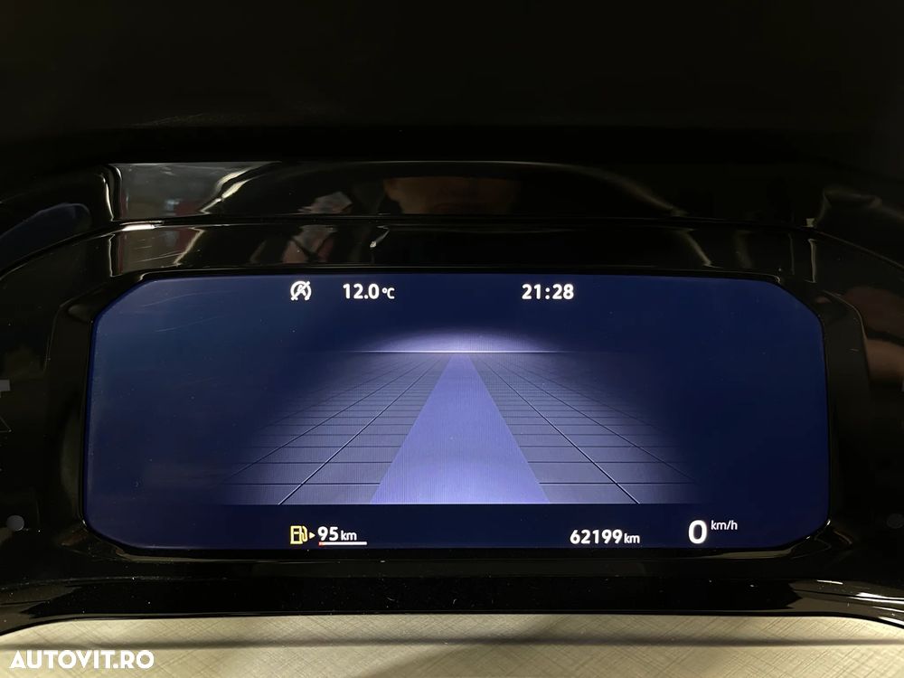 Volkswagen Golf 2.0 TDI SCR Life - 27