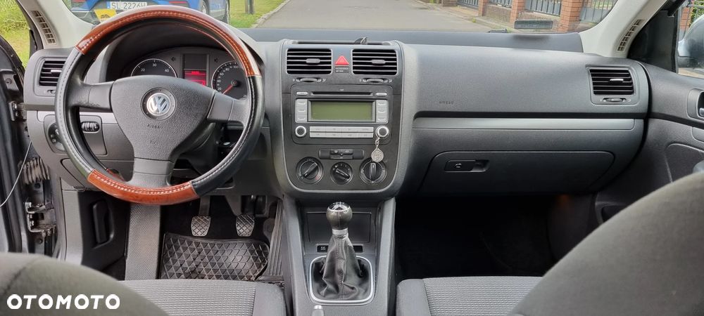 Volkswagen Jetta - 14