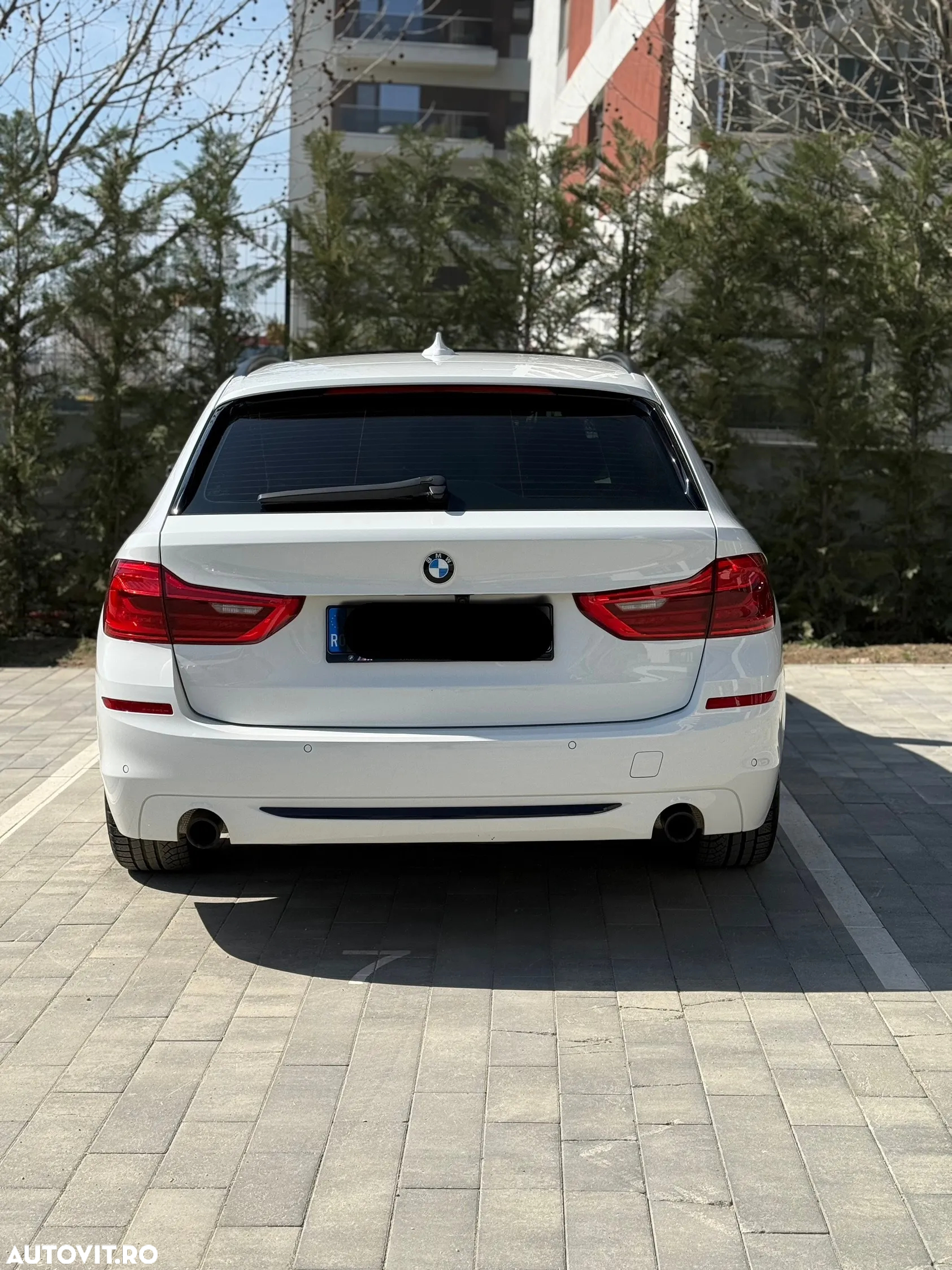 BMW Seria 5 520i AT - 2