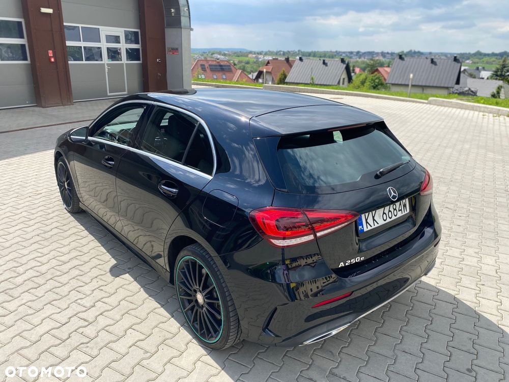 Mercedes-Benz Klasa A 250 e PHEV AMG Line 8G-DCT - 33
