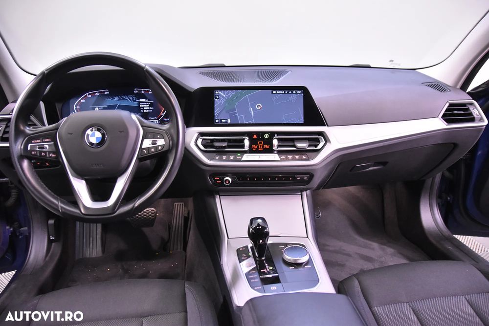 BMW Seria 3 318i Touring Aut. - 9