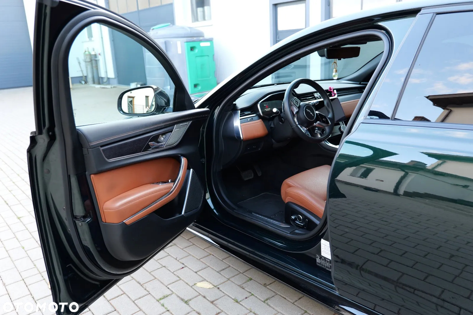 Jaguar XF 2.0 P250 R-Dynamic Black - 18