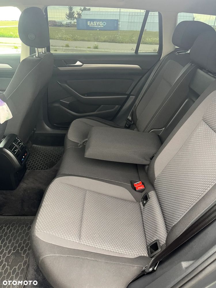 Volkswagen Passat 1.6 TDI BMT Comfortline - 10