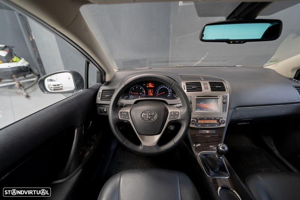 Toyota Avensis SD 2.0 D-4D Exclusive +Navi - 10