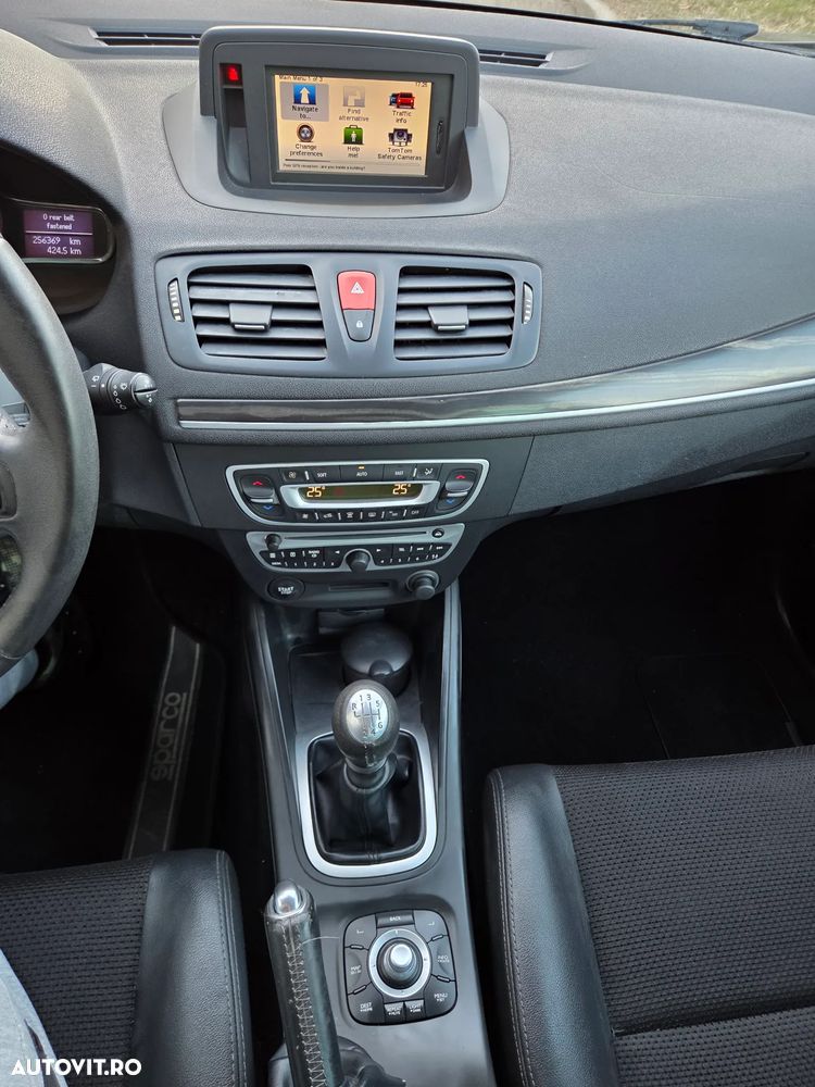 Renault Megane ENERGY dCi 110 Start & Stop Dynamique - 11