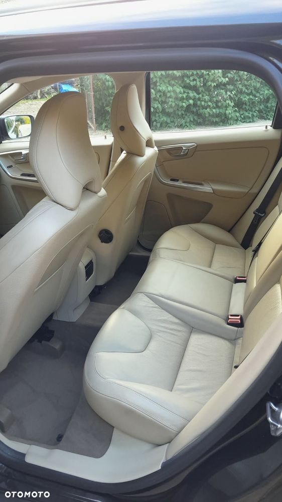 Volvo XC 60 D5 AWD Summum - 9
