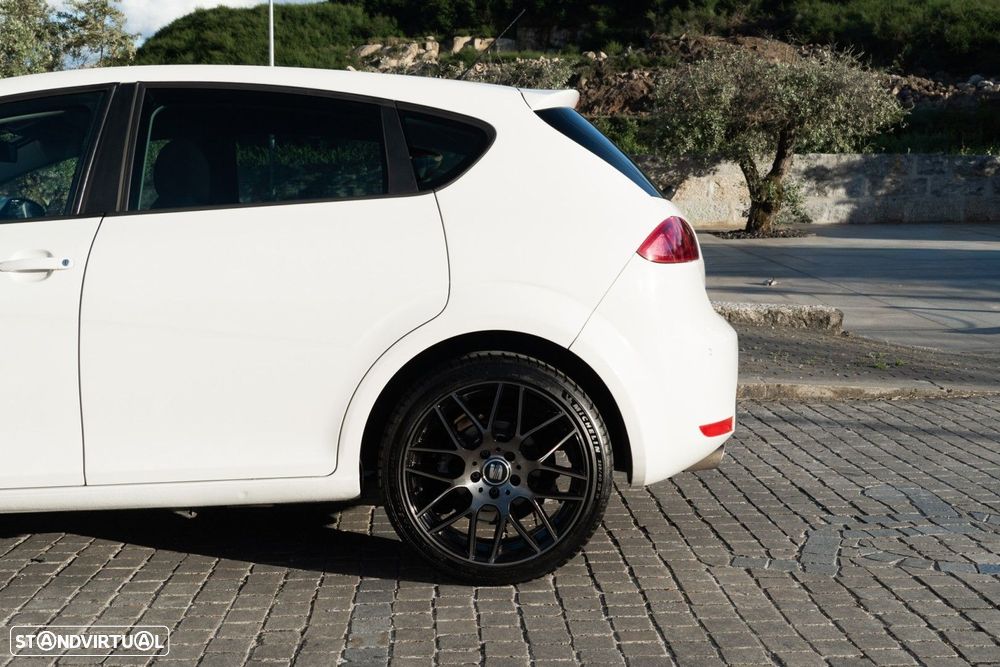 SEAT Leon 2.0 TDI FR DPF - 40