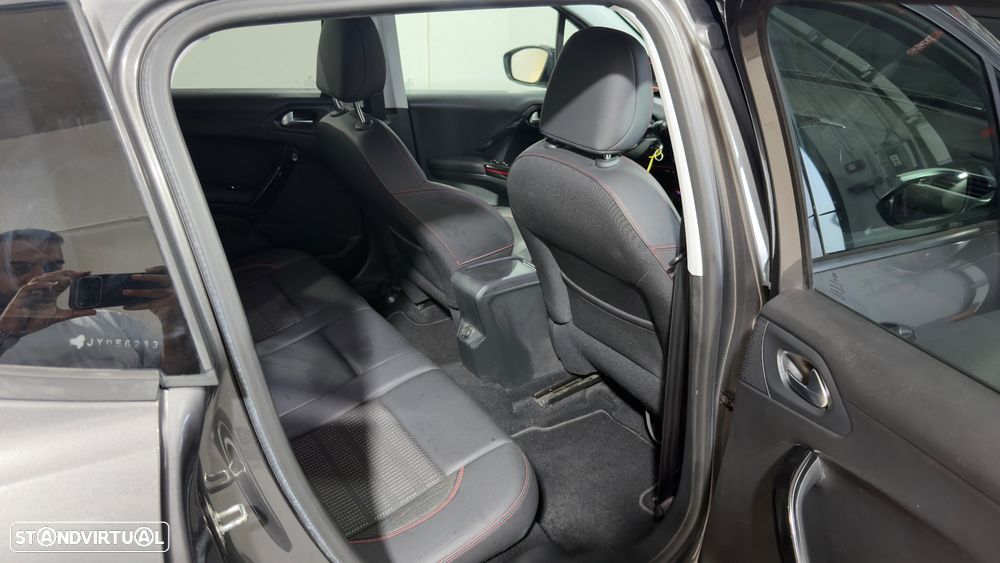 Peugeot 2008 1.2 PureTech GT Line - 13