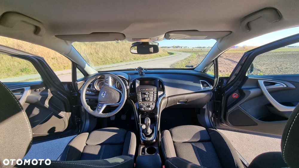 Opel Astra 1.4 Turbo Cosmo - 10