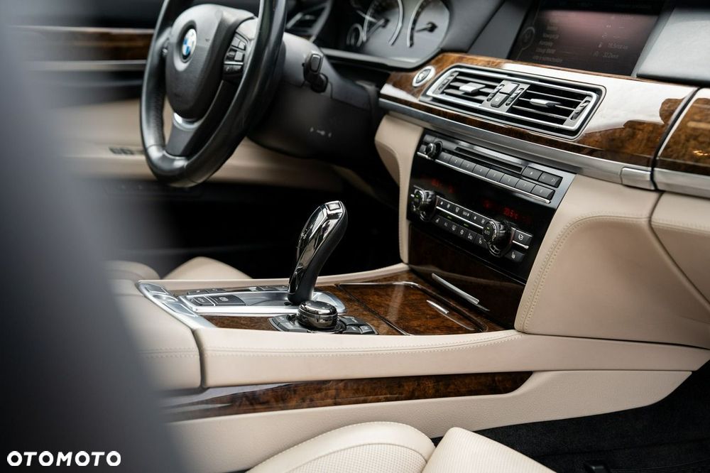BMW Seria 7 - 20