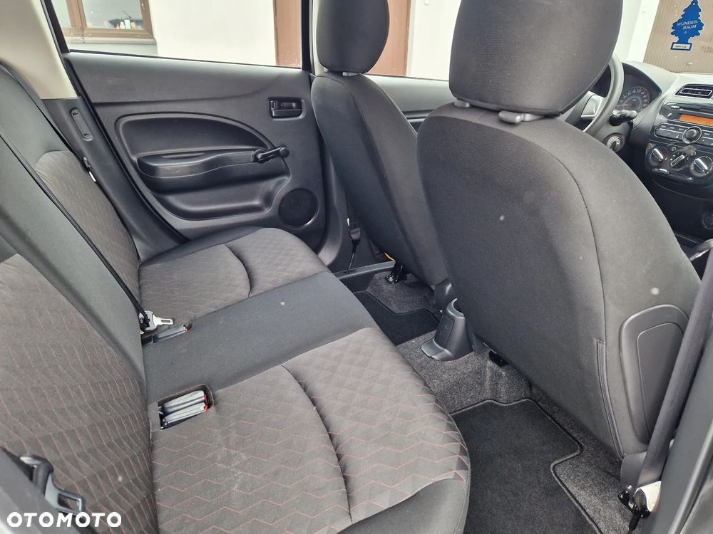 Mitsubishi Space Star - 11