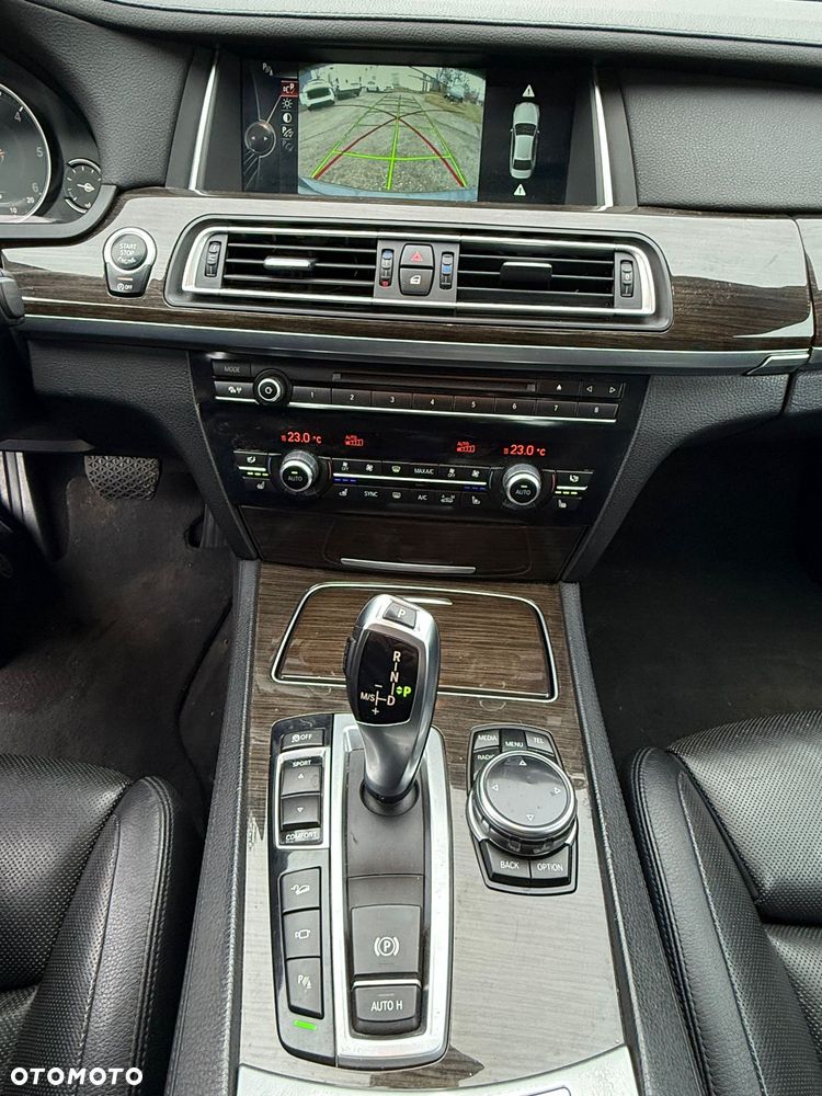 BMW Seria 7 740d xDrive - 12