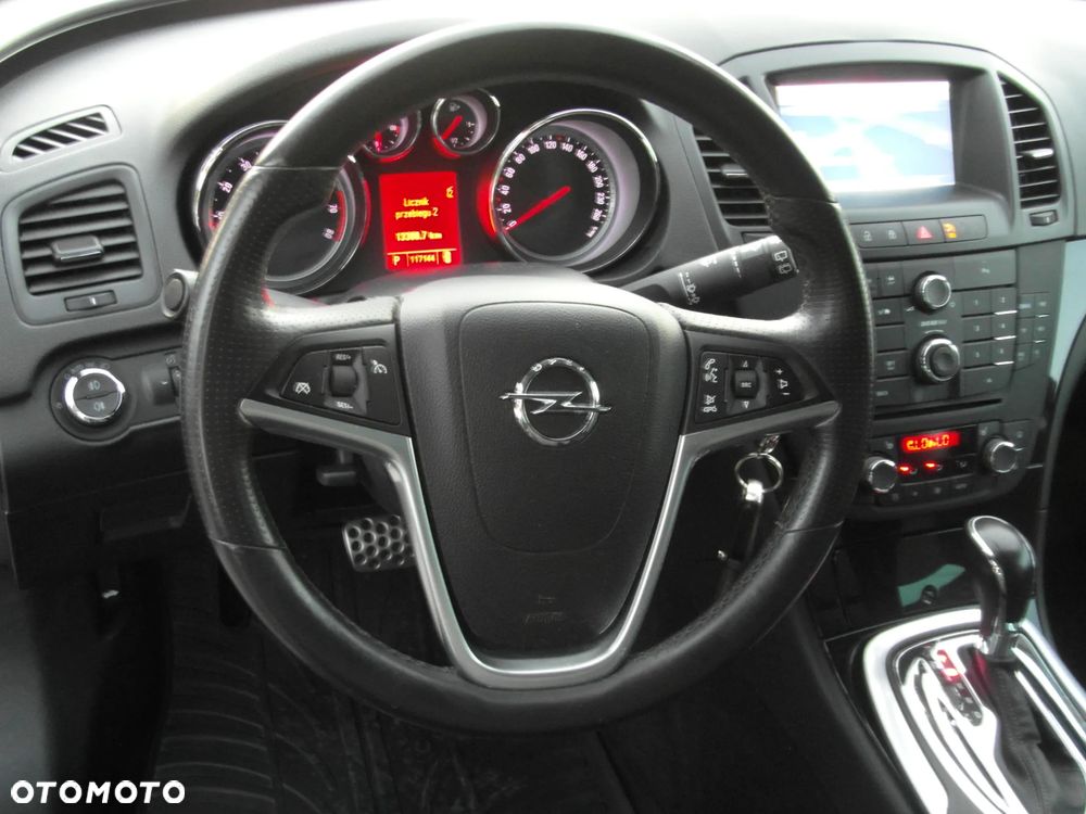 Opel Insignia 2.0 T Cosmo 4x4 - 23