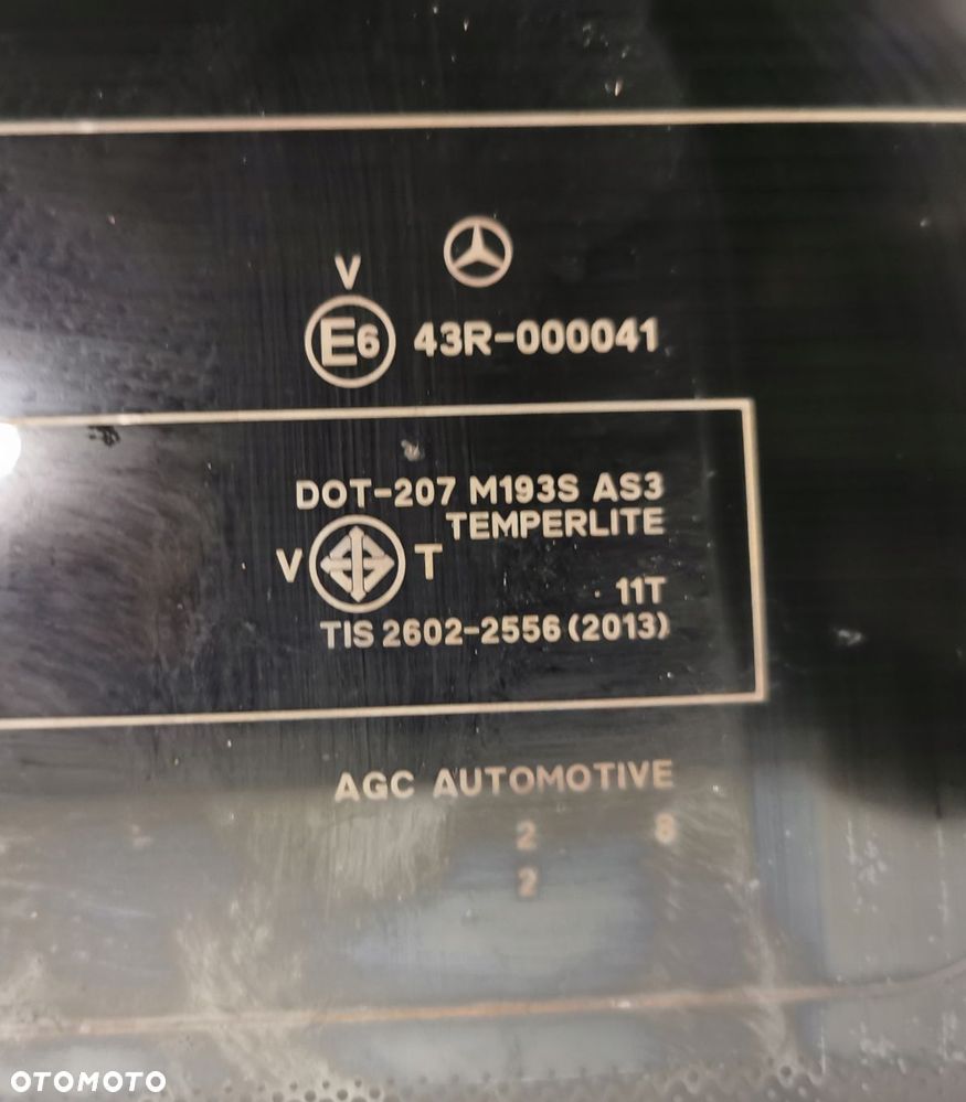 navara d23 alaskan mercedes klasa x w470 szyba tylna karoseryjna uchylna - 3