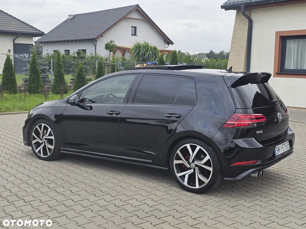 Volkswagen Golf - 11