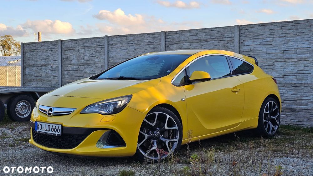 Opel Astra IV GTC OPC - 3