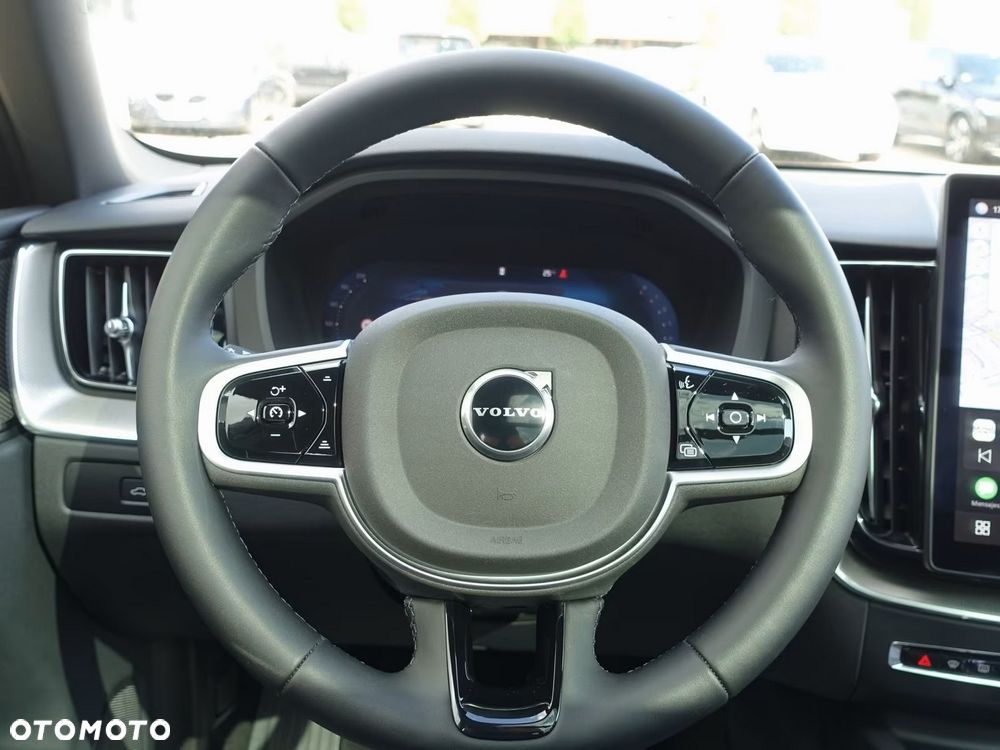Volvo XC 60 B5 B AWD Plus Black Edition - 13