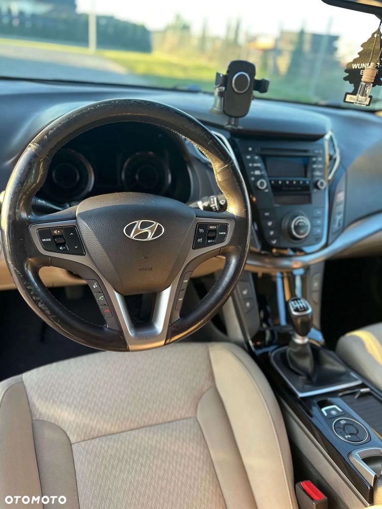 Hyundai i40 1.7 CRDi Comfort + - 24