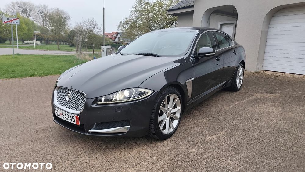 Jaguar XF 3.0 V6 Kompressor AWD - 11