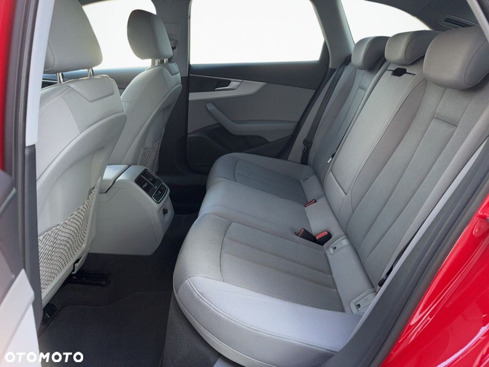 Audi A4 Avant 35 TDI mHEV S tronic - 13