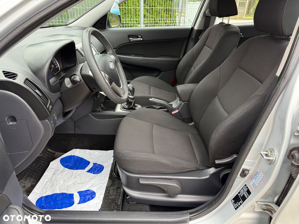 Hyundai i30 1.4 Comfort EU5 - 21