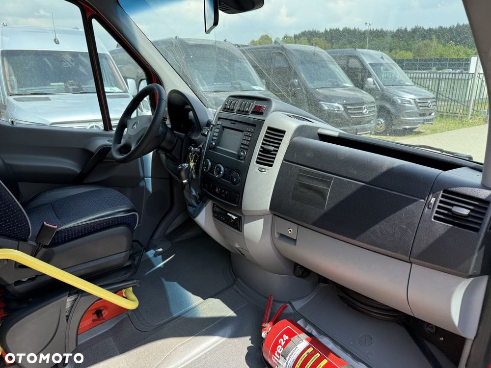 Mercedes-Benz Sprinter 516 - 11