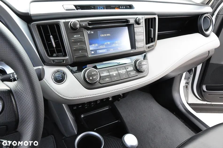 Toyota RAV4 2.0 4x4 Start&Stop CVT Executive - 28