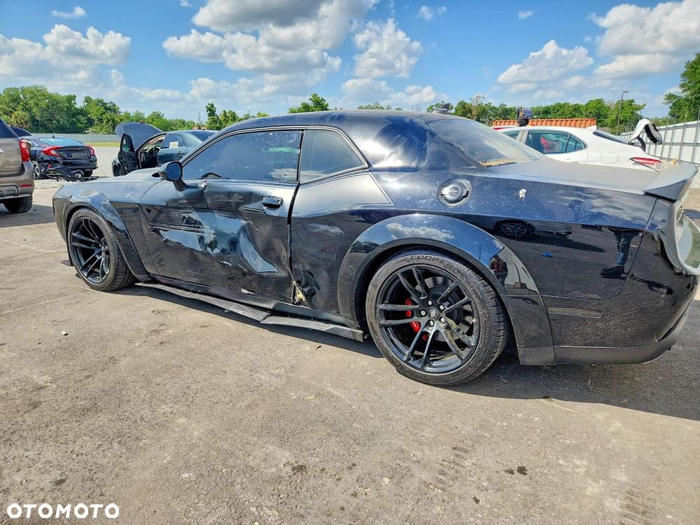 Dodge Challenger - 3
