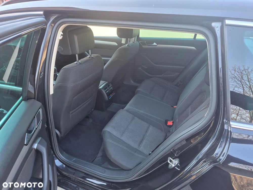 Volkswagen Passat 2.0 TDI (BlueMotion Technology) Comfortline - 30
