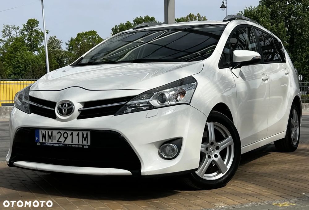Toyota Verso 2.2 D-CAT Premium 7os - 3