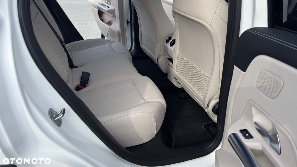 Mercedes-Benz EQA - 18