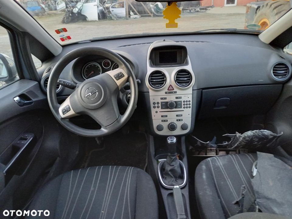 Części Opel Corsa D 1.2 benzyna 04r. 5 drzwi - 7